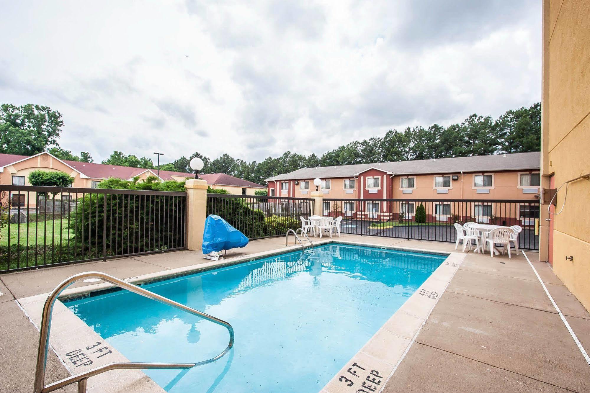 Econo Lodge Inn & Suites Memphis Exteriör bild